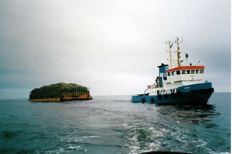 Kämpe Rough Sea Barge 12.JPG