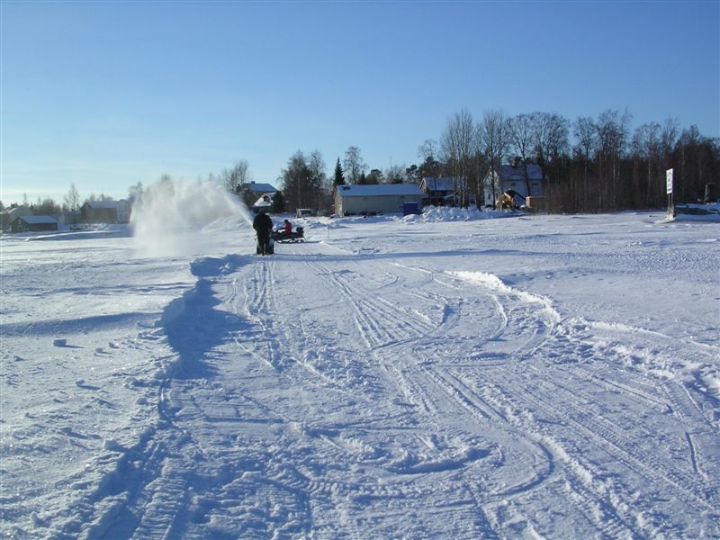 Röjning av isväg.JPG