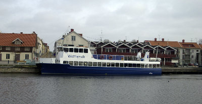 Wettervik. Byggd 1950 på Gustafsson &amp;amp; Anderssons varv, Lidingö. 24,8 x 4,7 x 1 m. 2 x Scania. Byggd som Skokloster, har även hetat Delfin 1, Hjelmare Kanal och Pendlaren. Certifikat för 98 pax.