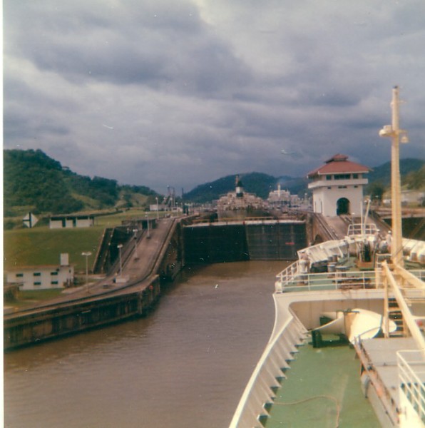 ARAWAK Panama kanalen 1 [800x600].jpg