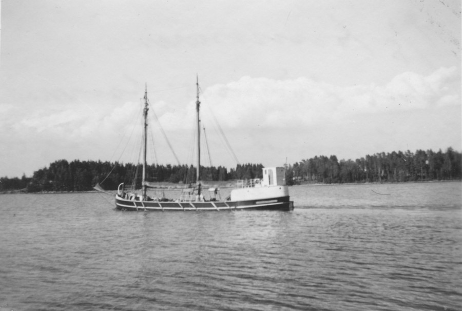 7967 Gunnaren vid Lemunda 1949.jpg