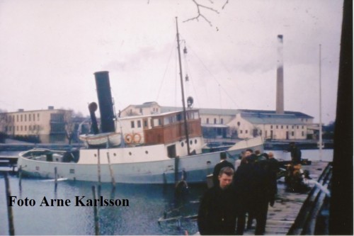 7650 Västervik b 1869 bergsund f 1963 misslyckad bärgning av bogserbåt vid Slottsholmen.jpg