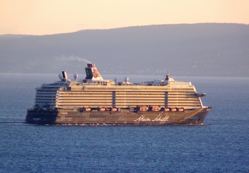 Mein Schiff 5 IMO 9753193 P1030914.JPG